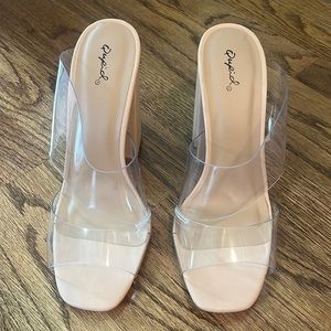 Boutique Qupid Nude Cream Clear Block Heel Mules Sz 10 EUC